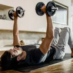 Allenarsi in casa, quali manubri conviene acquistare