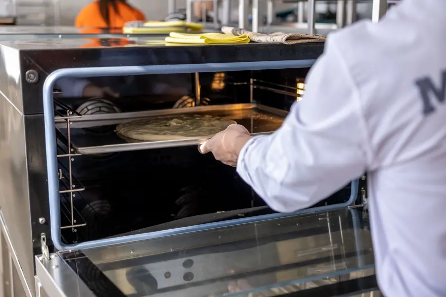 Come pulire il forno con ingredienti di cucina