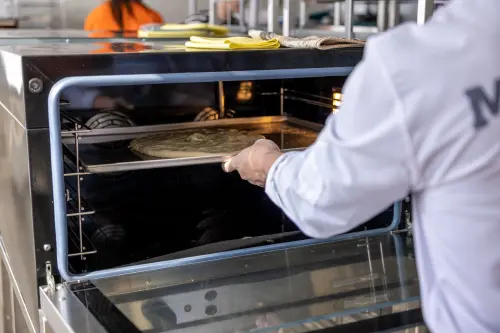 Come pulire il forno con ingredienti di cucina